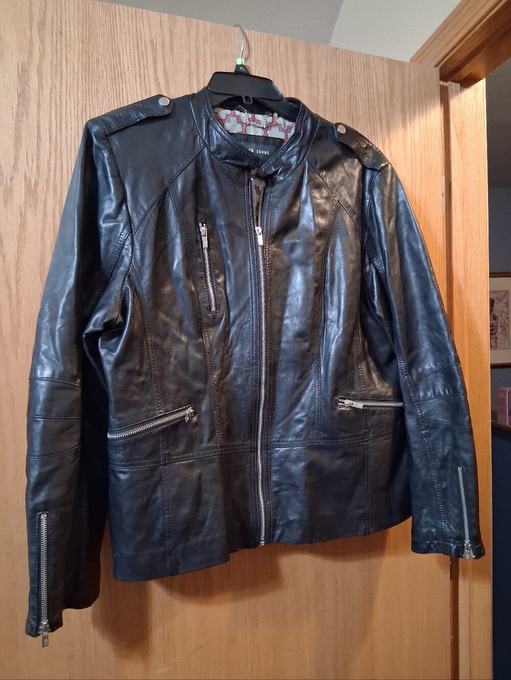 Black Rivet leather jacket by G-III Apparel Group. Front Zip. Beautifully Lined